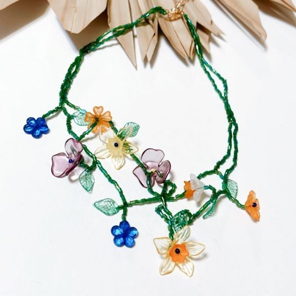 Acrylic flower layered necklace #630 - Picture 2 of 6